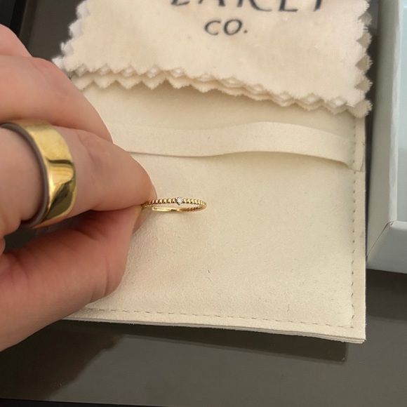 Gold and Diamond Ring - Picture 6 of 6